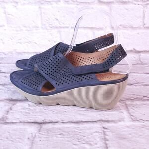 Clarks wedge sandals blue size 9 women's